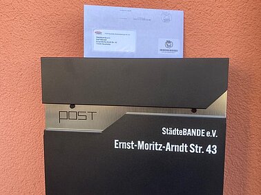 Die erste Post ... eine Rechnung !